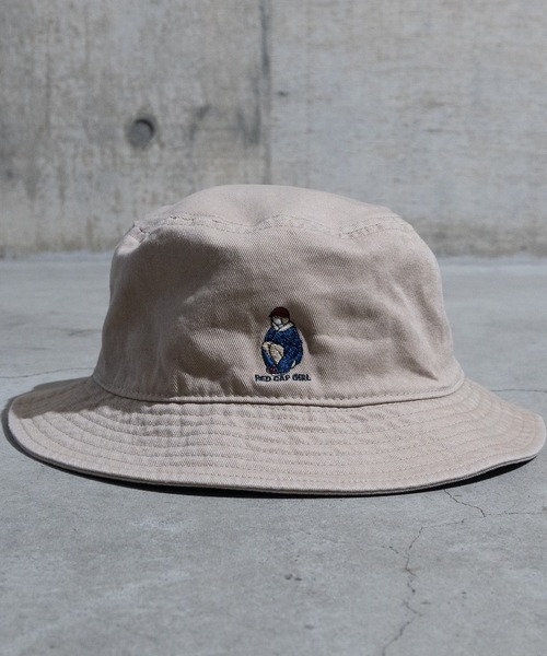 希少　GUCCI バケットハット　プリント　ビーチ　総柄　ホワイト　レッド　帽子 GUCCI × adidas グッチ アディダス バケットハット レッド