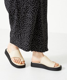 トングサンダル 厚底サンダル ヒール7㎝ 2色 22.5-25㎝ 25zm1014 スクエアトゥ トングサンダル サンダル ヒール ローヒール