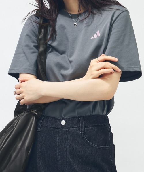 関税込【adidas】adidas Originals バック グラフィック Tシャツ adidas（アディダス）の「グラフィック ブラー トレフォイル