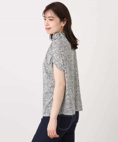 ブラウス シャツ モノトーンリーフ柄ブラウス/洗える/WEB限定サイズあり レディース OFUON ブラウス シャツ モノトーンリーフ柄ブラウス/洗える/WEB