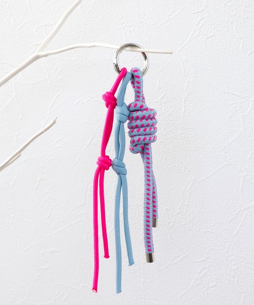 Three Four Time（スリーフォータイム） キーホルダー ダブルパラ