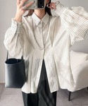 ブラウス シャツ 羽織るだけでサマになる。タッ...の詳細画像3
