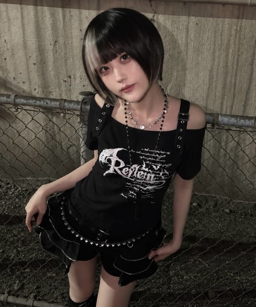 REFLEM　クロップド丈　Tシャツ　ブラック REFLEM（レフレム） tシャツ 半袖 「REFLEM/レフレム」オフショル