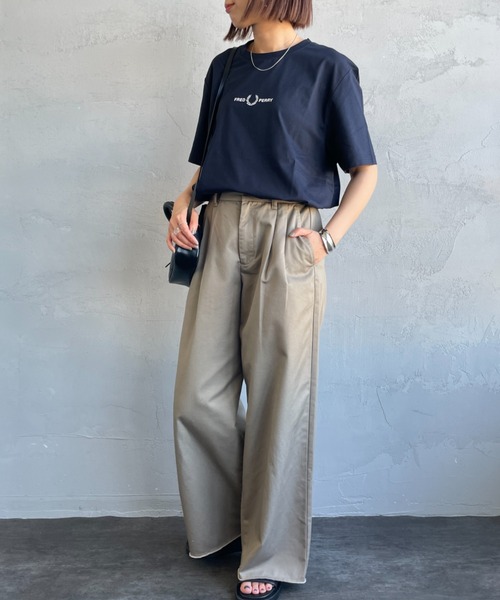 美品★フレッドペリー★ショート丈Tシャツ FRED PERRY tシャツ 「FRED PERRY/フレッドペリー」 ローレス