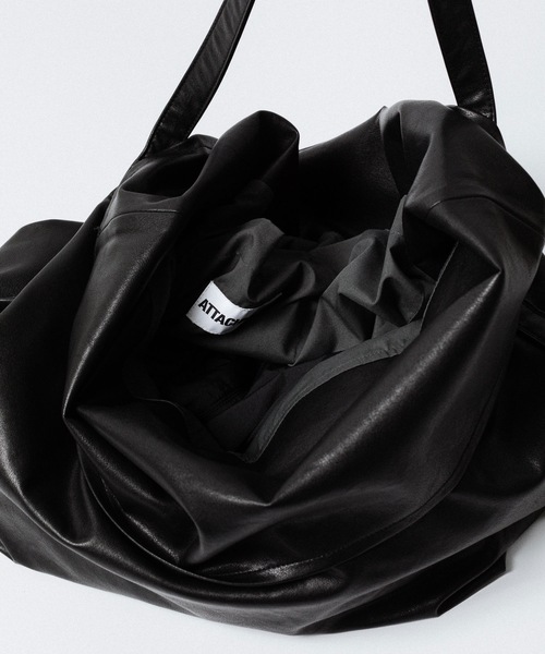 ATTACHMENT ショルダーバッグ シンセティックレザー / SYNTHETIC