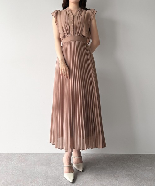 ワンピース ラッフルピンタックプリーツワンピースの画像