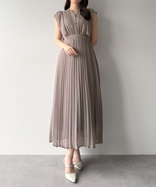 ワンピース ラッフルピンタックプリーツワンピースの画像