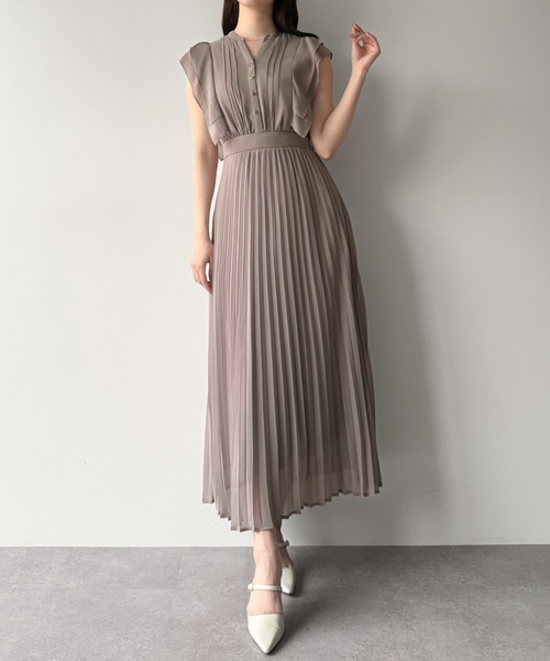 ワンピース ラッフルピンタックプリーツワンピースの画像