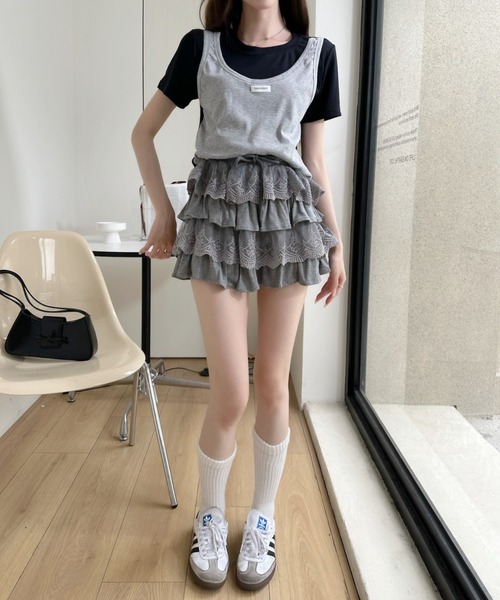 Ada. スカート ボリューム 二段 フリル レイヤード風 ミニ スカパン