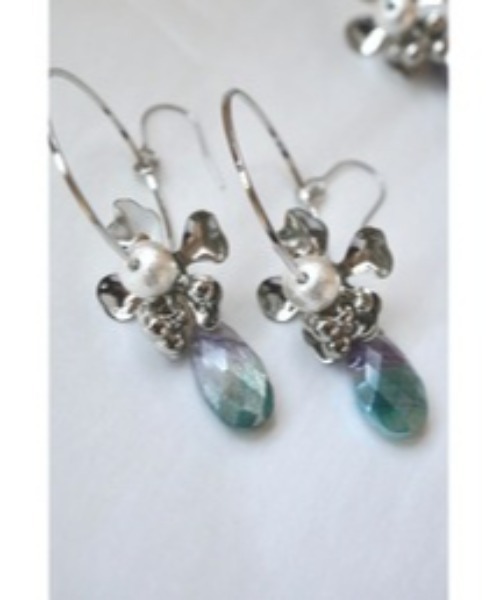 VIBGYOR ピアス 「Agaro」No.391p 天然石とフープフラワーのサージカル  