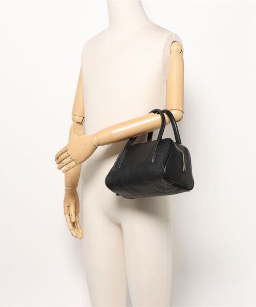 AULENTTI（オウレンティ） ショルダーバッグ バッグ 「AULENTTI