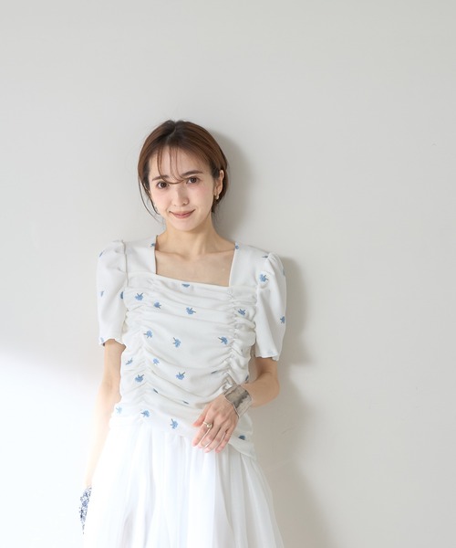 &. NOSTALGIA（ノスタルジア） tシャツ 「ZOZO限定」フラワー刺繍 