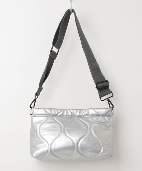 「LE VERNIS」 キルティングショルダーバッグ - シルバー レディース_画像2