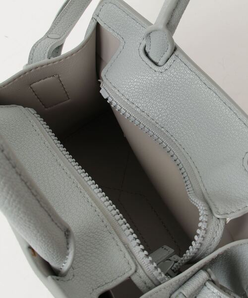 Charles＆Keith 2way バッグ CHARLES & KEITH JAPAN | デザイン、そして収納力も魅力的な2wayバッグ