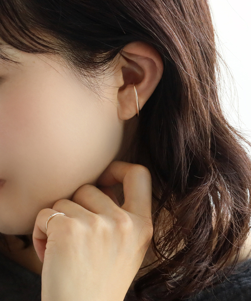 イヤーカフ オーバルパイプイヤーカフ K10（片耳） レディースの画像