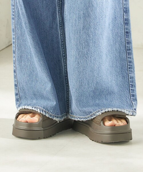 UGG Australia（アグオーストラリア） 厚底 ugg サンダル UGG
