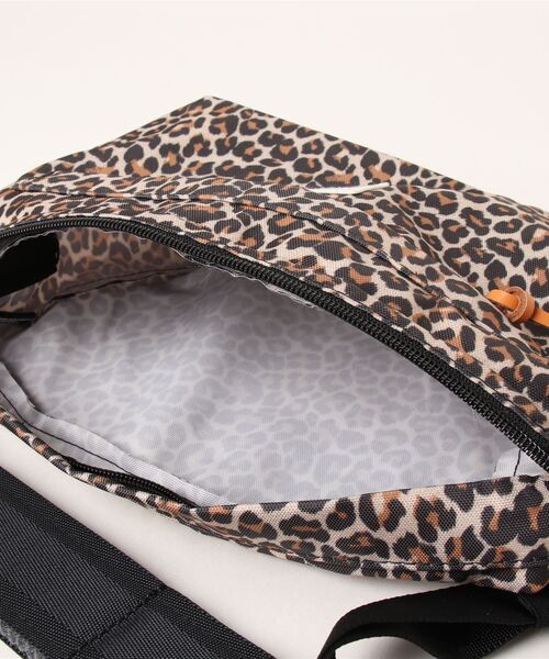 「FREDRIK PACKERS」 ショルダーバッグ ONESIZE ネイビー レディース_画像5
