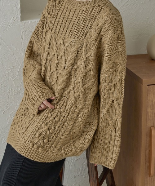 Ambre Neige（アンブルネージュ） ニット 手編み風ポンポンケーブル