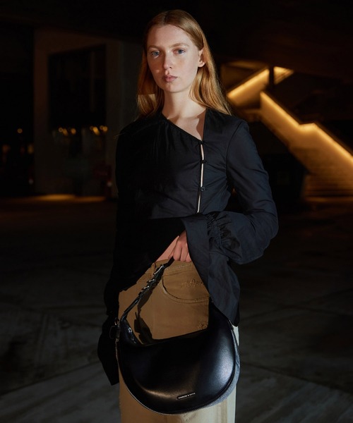 ☆ ☆ ソフトクレセントバッグ ホーボーバッグ CHARLES ＆ KEITH ショルダーバッグ バッグ Saskia サスキア