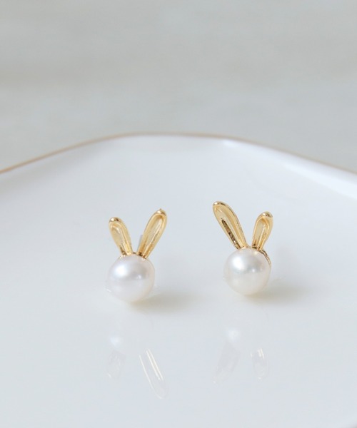 Three Four Time（スリーフォータイム） ピアス ウサギパールピアス