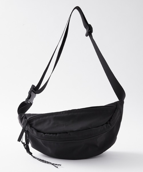 黒いナイロンボディバッグ・ウエストポーチ forksy. ウエストポーチ ウエストバッグ 「forksy.」ナイロンボディ