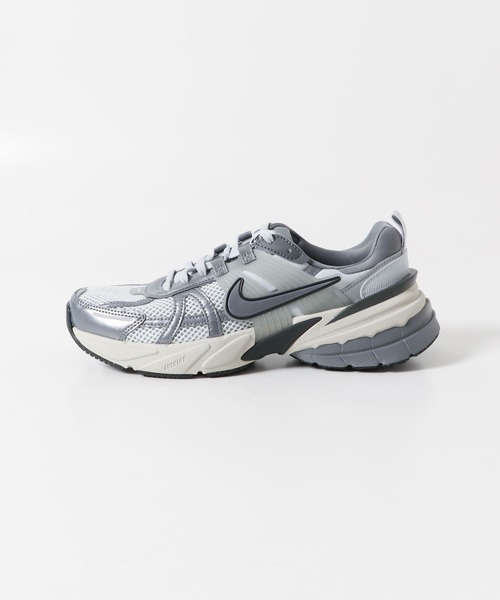NIKE レディーススニーカー（色：シルバー系）｜シューズ