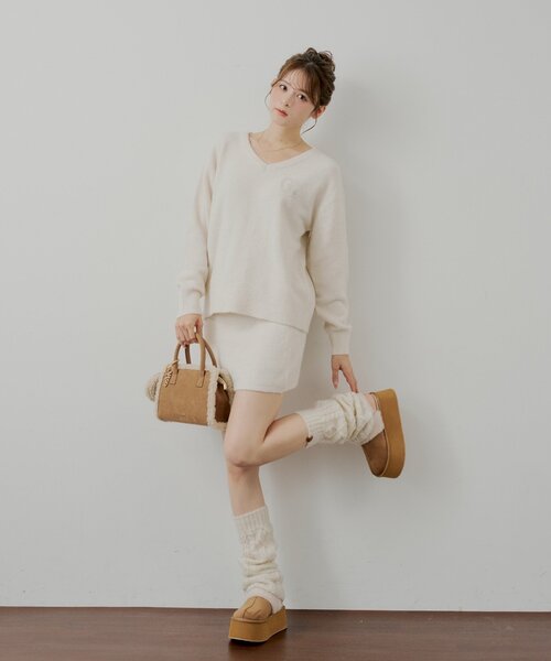 Chico（チコ） ニット セーター 「セットアップ対応」胸ロゴVネック