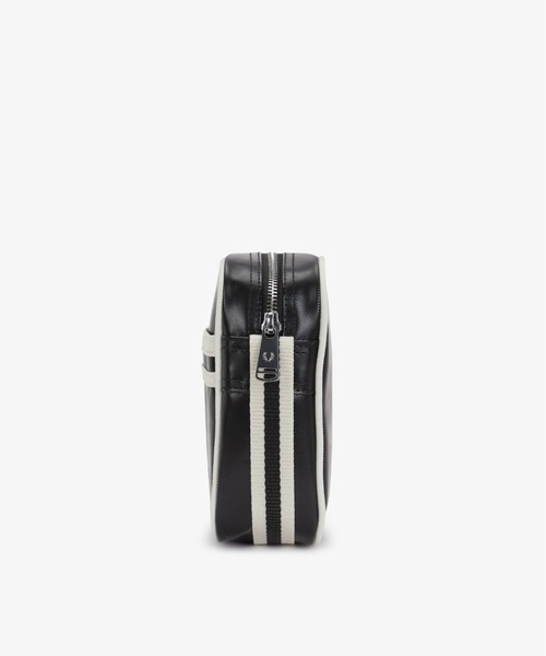 FRED PERRY（フレッドペリー） ショルダーストラップ ショルダーバッグ