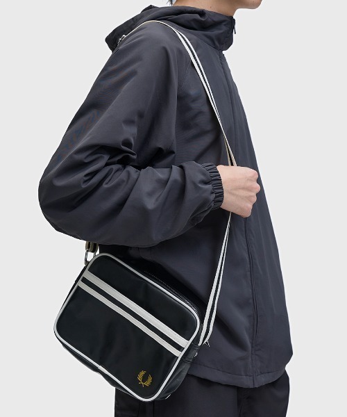 FRED PERRY（フレッドペリー） ショルダーストラップ ショルダーバッグ