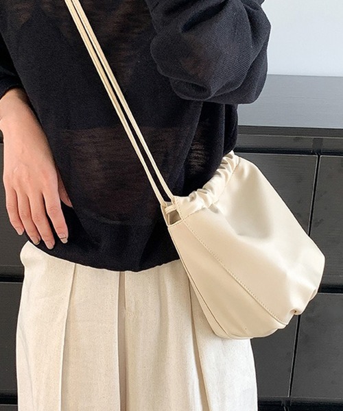 ゆかロラライハリスNo.7.8ワイヤーバッグ、ラウンド巾着バッグ YArKA/ヤーカ】real leather drawstring 2way shoulder bag
