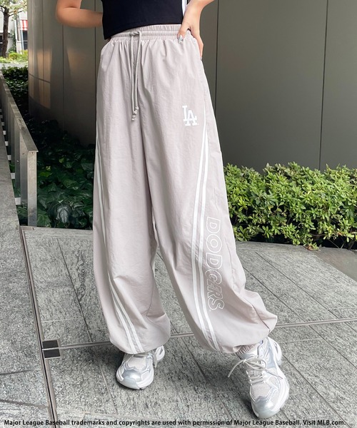 【美品】 INDEPICT ナイロントラックパンツ　Ｌサイズ　インデピクト indepict インディピクト ナイロントラックパンツ ブラック L 未使用