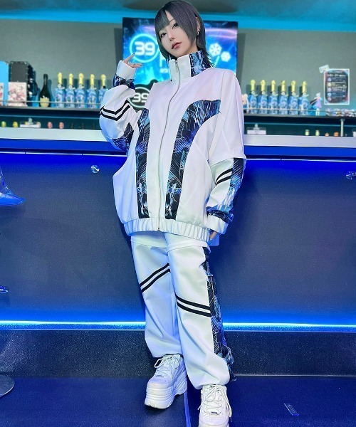 ililil ジャージ 「ililil/イルイルイル」「外せ、壊せ、再構築