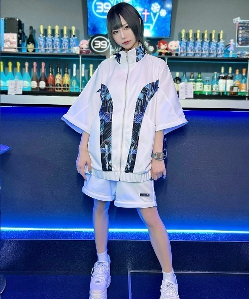 ililil ジャージ 「ililil/イルイルイル」「外せ、壊せ、再構築