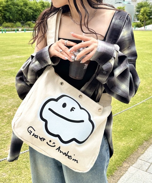 GRAVER OF ANAHEIM（グレイバーオブアナハイム） ショルダーバッグ