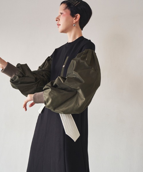 OMMO（オーエムエムオー） ワンピース PADDED SLEEVE CUT OP