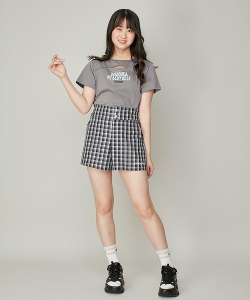 SISTER JENNI tシャツ 「コットン100％」スプレー風ロゴ胸あき短