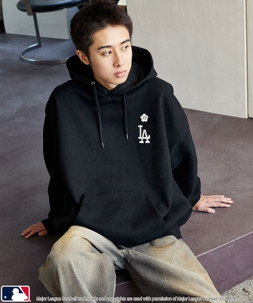 パーカー MLB × MARY QUANT/エムエルビー × マリークワント MLB×MARY QUANT EMBROIDERY SWEAT HOOD | MLB | 23