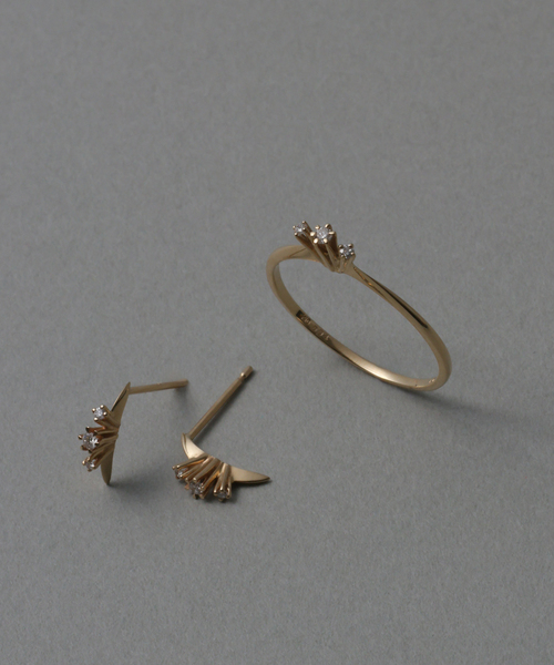 Lilas ピアス レイディアルダイヤピアス K10（両耳） レディース