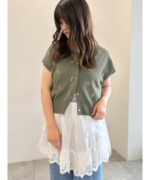 Te chichi（テチチ） ニット セーター フラワー刺繍ポロカラーニット