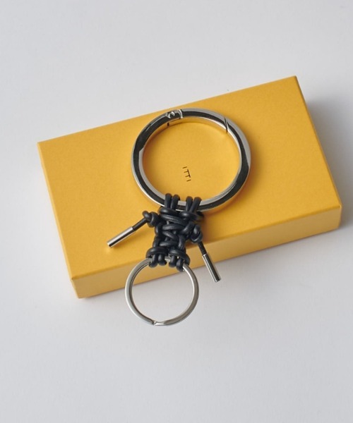 新品‼️MONCLER JACKET KEY RING ダウン キーホルダー MONCLER（モンクレール） キーケース TRIANGLE KEY RING : ZOZOTOWN