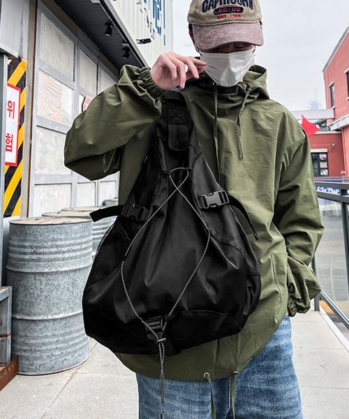 Revo. ショルダーバッグ ナイロン スリングバッグ 斜め掛け