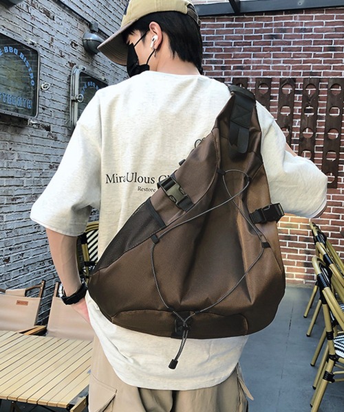 ボディバッグ　スリングバッグ　ショルダーバッグ 　斜め掛け NEW ERA（ニューエラ） 最大37％ バッグ ボディバッグ ワンショルダー