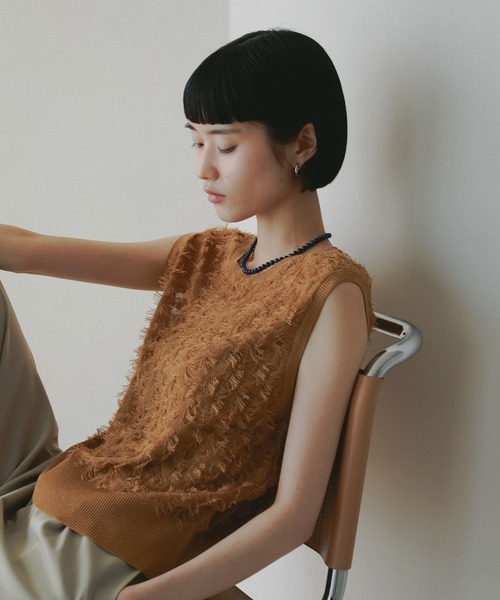 anuke フリンジアイボリーニットノースリーブ UNITED ARROWS LTD. OUTLET｜フリンジ ノースリーブニット