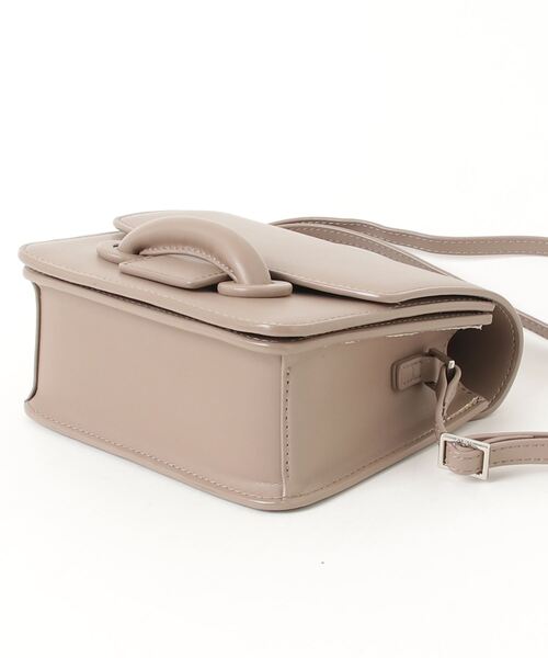 VASIC（ヴァジック） ショルダーバッグ - ベージュ レディース