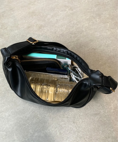 完売品 希少 PORTER ラウンド L ショルダーバッグ ハーフムーン A4 完売品 希少 PORTER ラウンド L ショルダーバッグ ハーフムーン