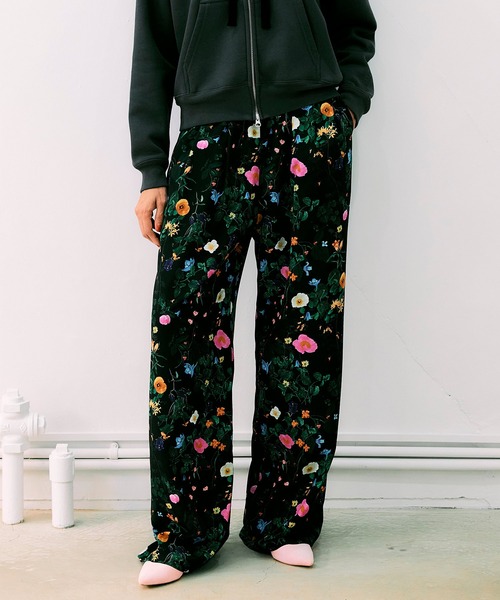 NOISEMAKER（ノイズメーカー） パンツ ボタニカル柄ワイドタックパンツ