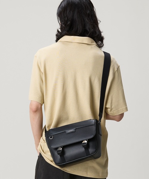 LACOSTE ラコステ ショルダーバッグ ブラック レザー調 メンズ LACOSTE（ラコステ） ショルダーバッグ オシアン レザーフラップ