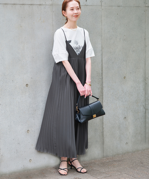 極美品☆SLOBE IENA パウダリーサテンプリーツキャミワンピース　ブラック SLOBE IENA（スローブイエナ） ワンピース パウダリーサテンプリーツ