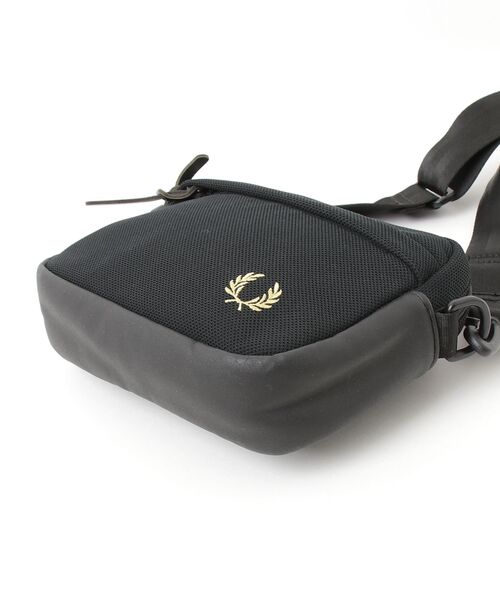 FRED PERRY ショルダーバッグ ブラック FRED PERRY（フレッドペリー） ショルダーバッグ - ブラック メンズ
