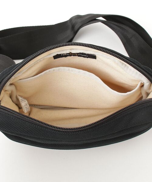 FRED PERRY（フレッドペリー） ショルダーバッグ - ブラック メンズ